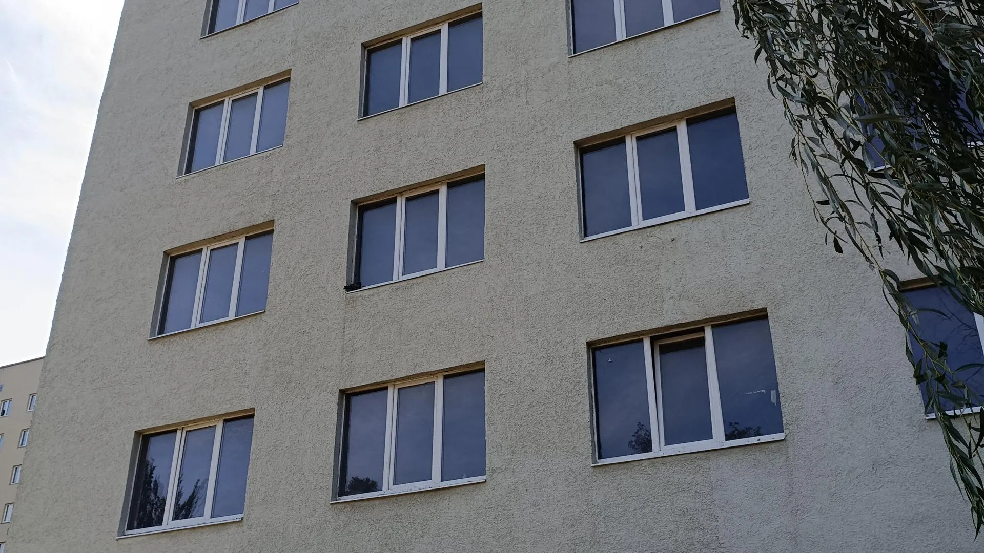 В Мариуполе завершают восстановление 12-этажного жилого дома