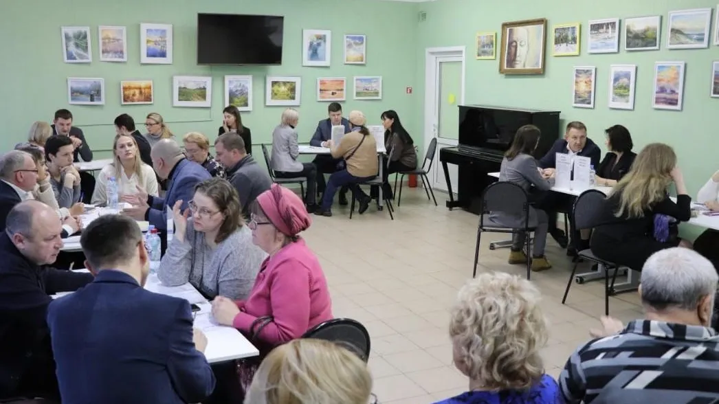 Глава Павловского Посада выслушал вопросы жителей на «выездной администрации»
