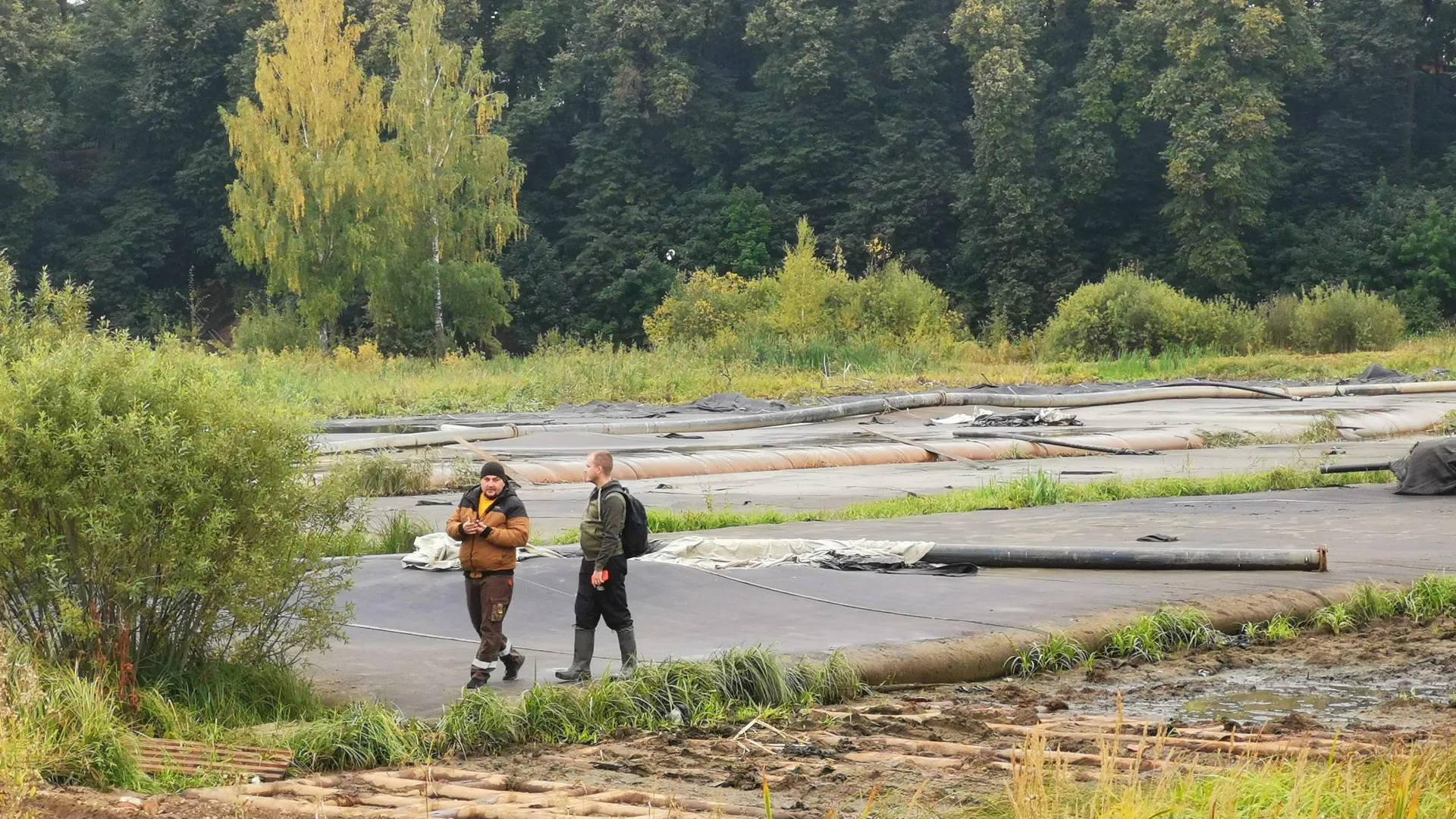 Общественники проверили ход очистки реки Клязьмы в Королеве