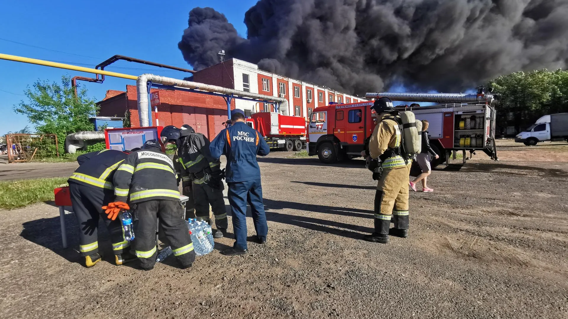 Пожар произошел на промзоне в Подольске