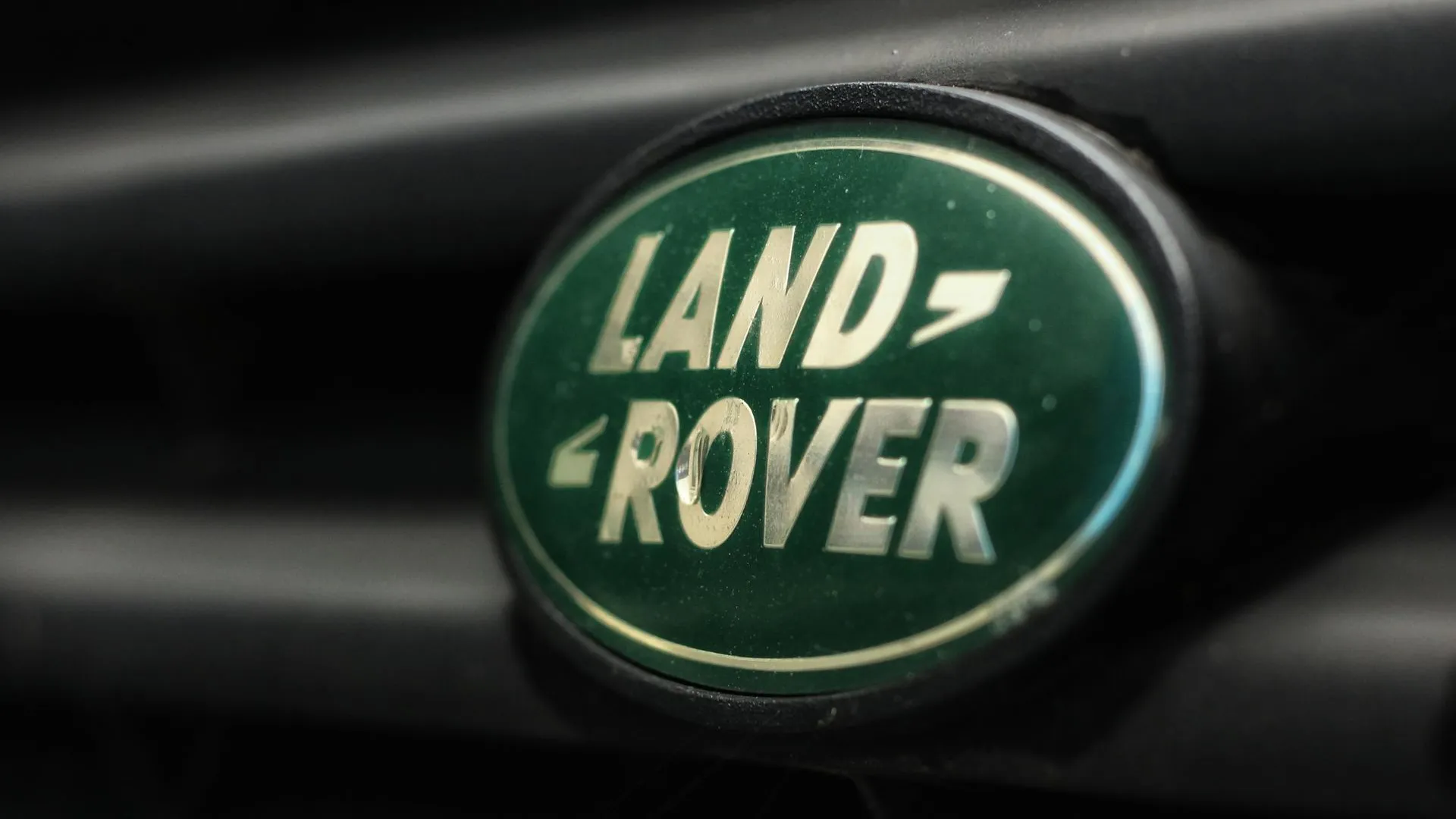Петербуржец отсудил у автосалона почти всю стоимость купленного Land Rover