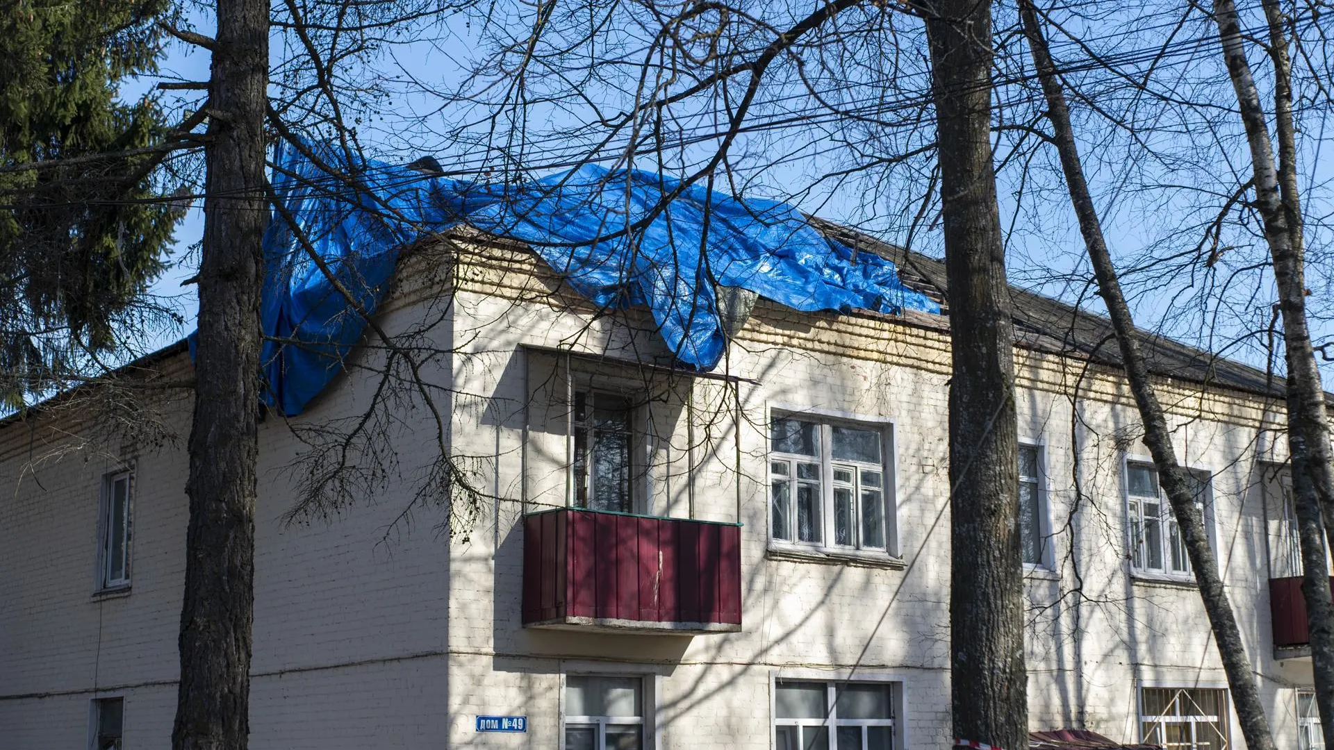 В военном городке Степыгино капитально ремонтируют кровли двух домов