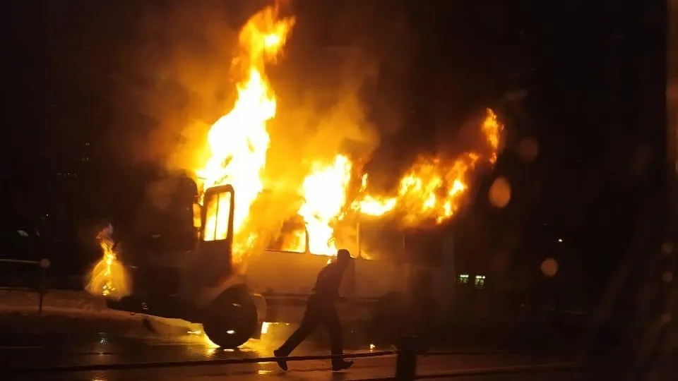В Подольске сгорел автобус ПАЗ, перевозивший рабочих