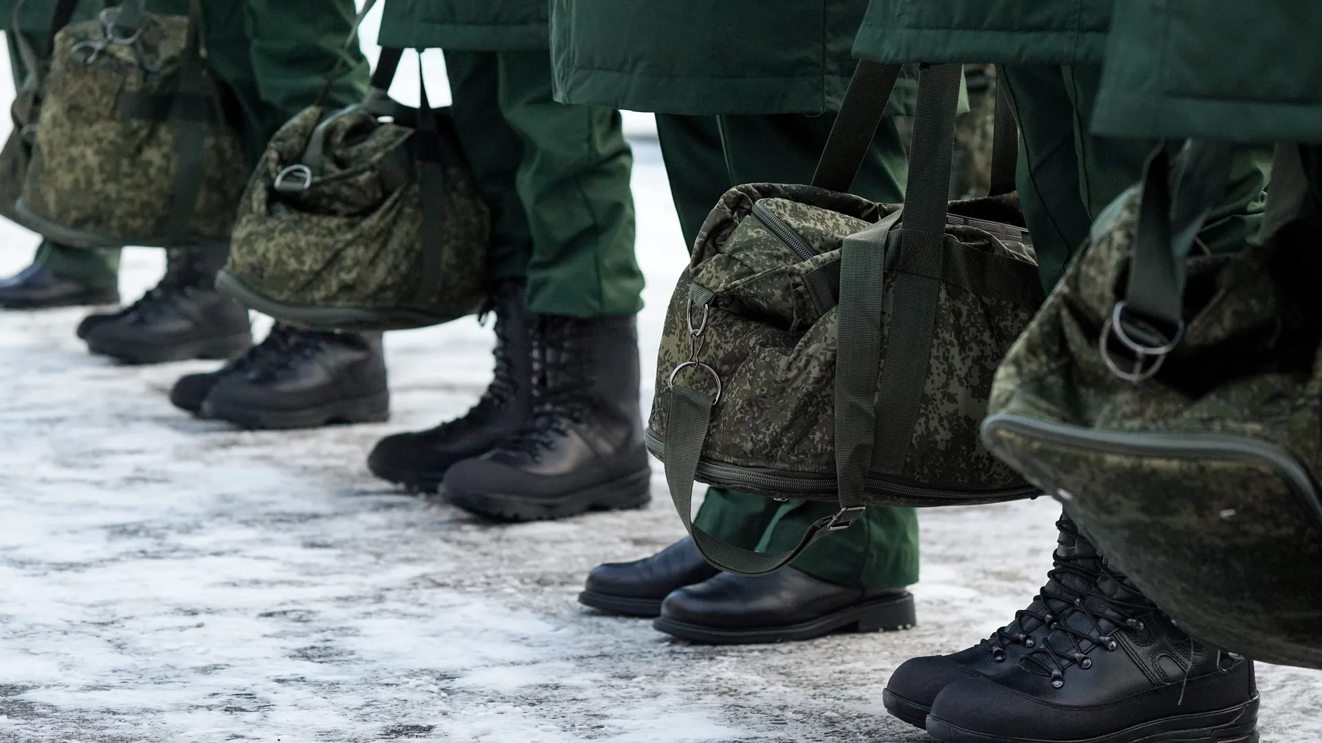 В Хабаровске 20-летнему юноше с коксартрозом вручили повестку в армию