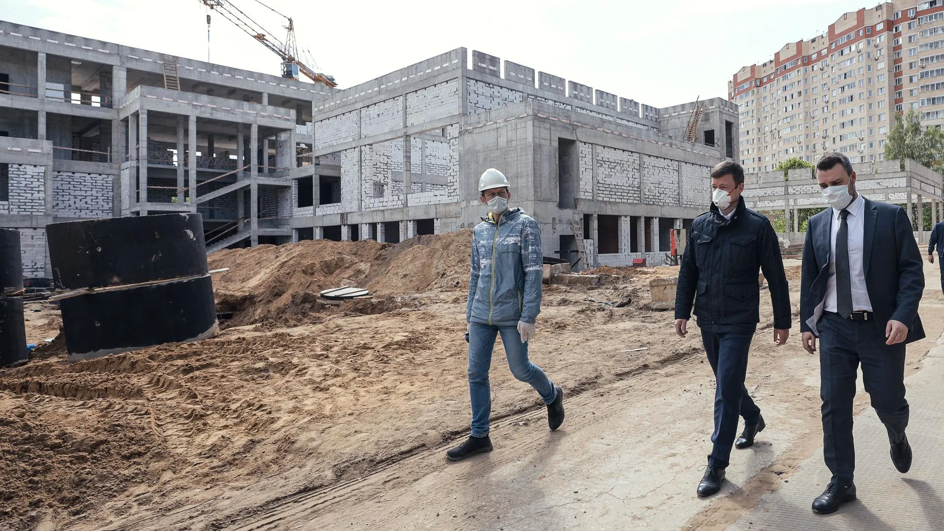 Строительство новой школы на 1,1 тыс мест возобновили в Балашихе