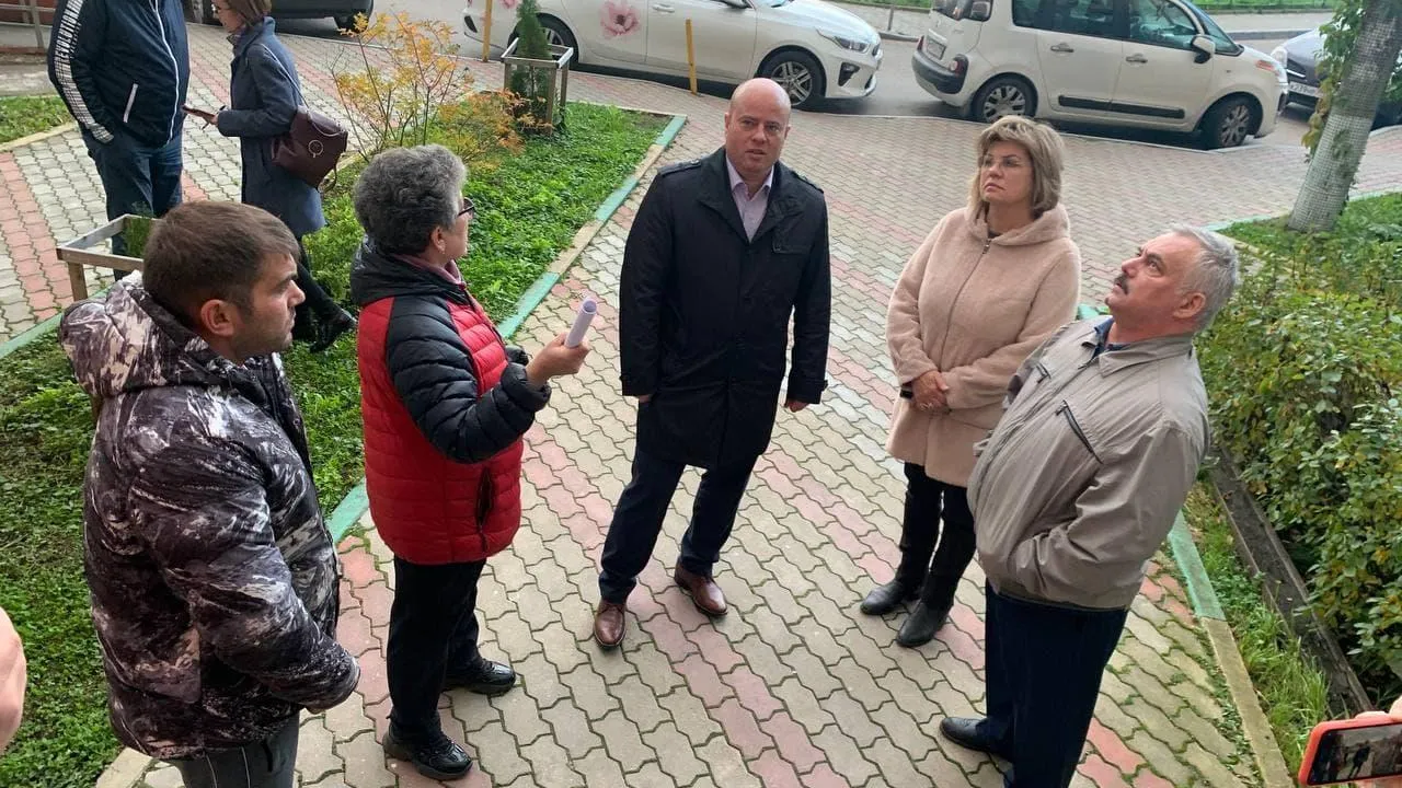 Недочеты в ремонте подъездов выявили в доме на 3‑м Покровском проезде Котельников