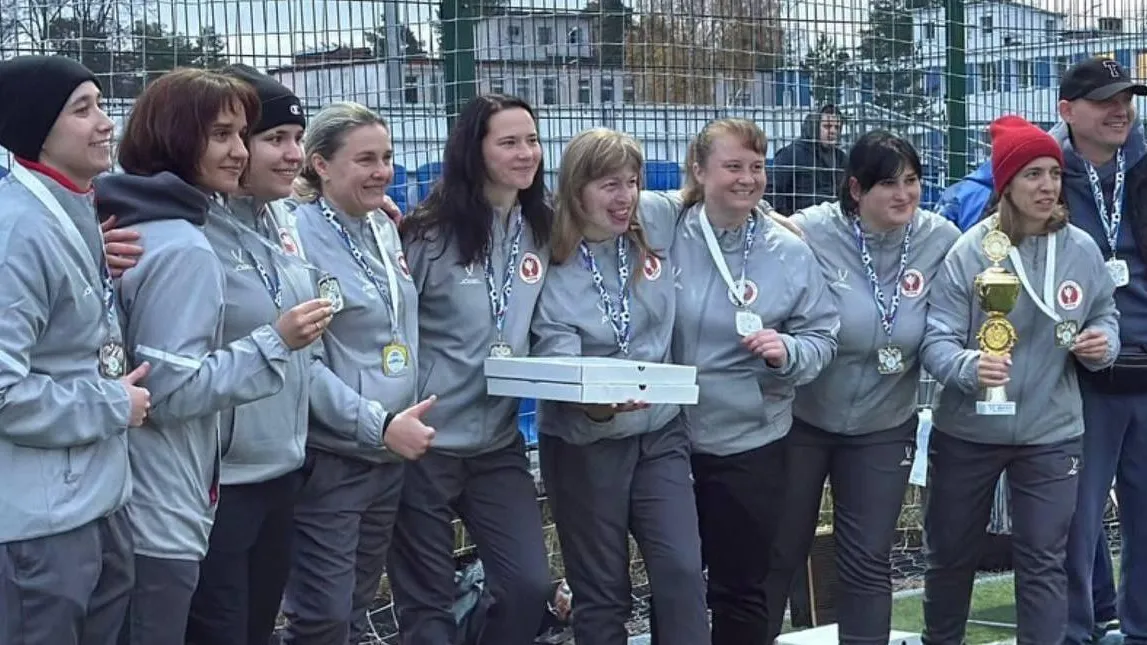 «Футбольные мамы» Подольска завоевали «серебро» на областном турнире
