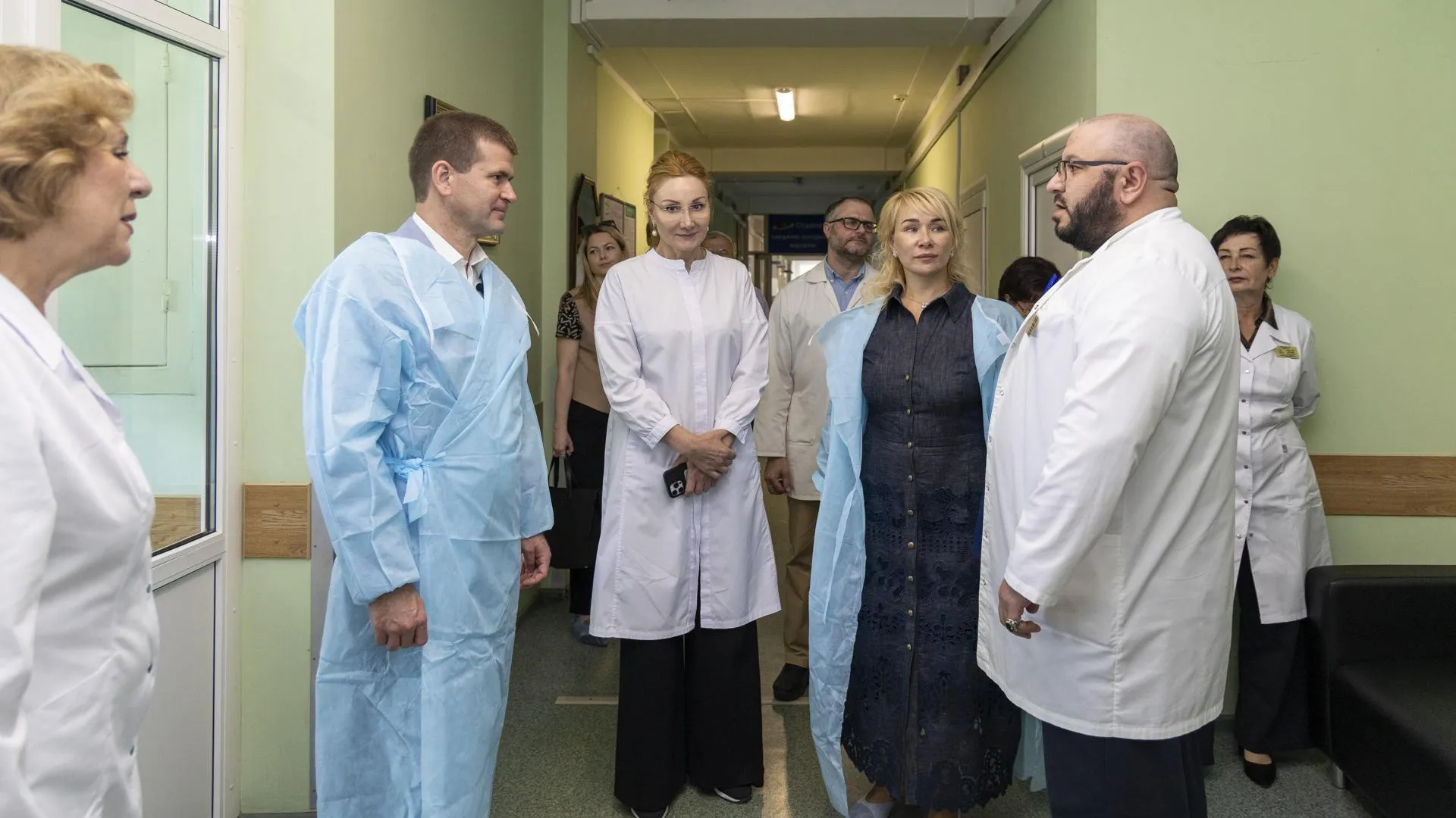 Глава Электростали с депутатом Госдумы посетил бойцов СВО в госпитале