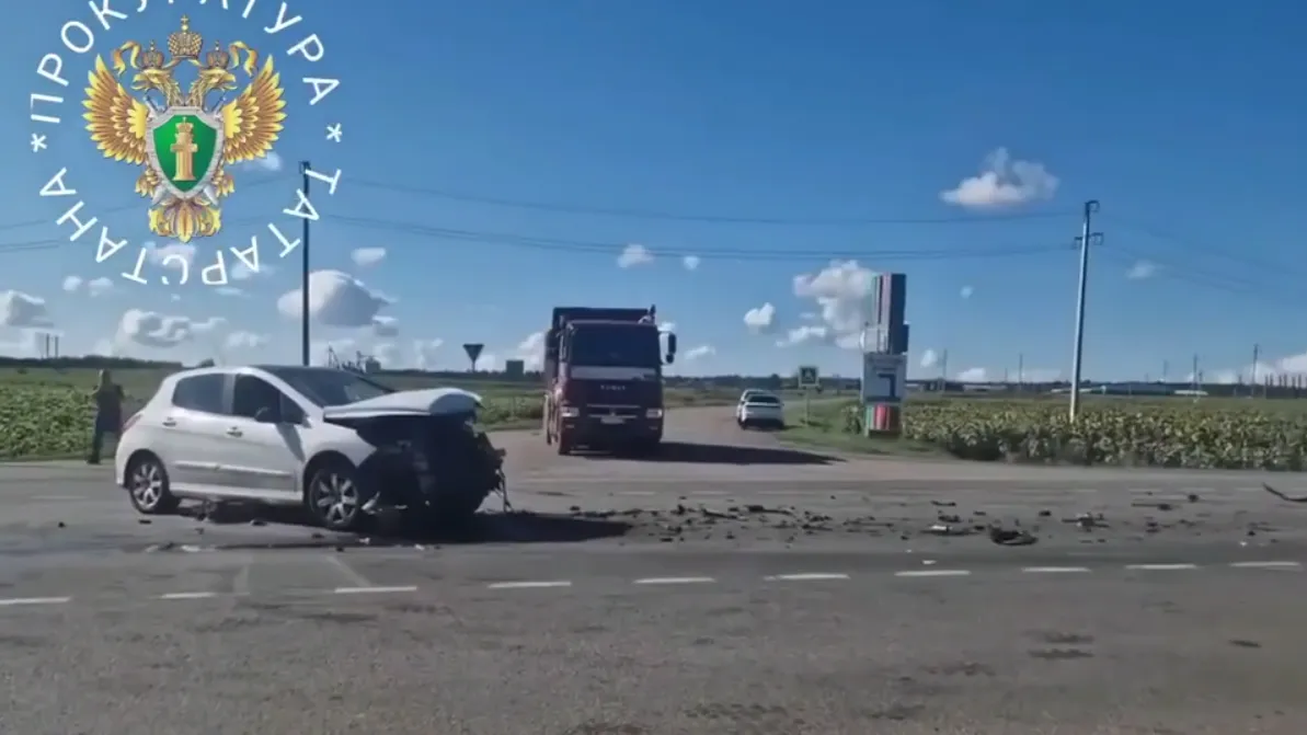 13 человек пострадали в аварии с микроавтобусом в Татарстане