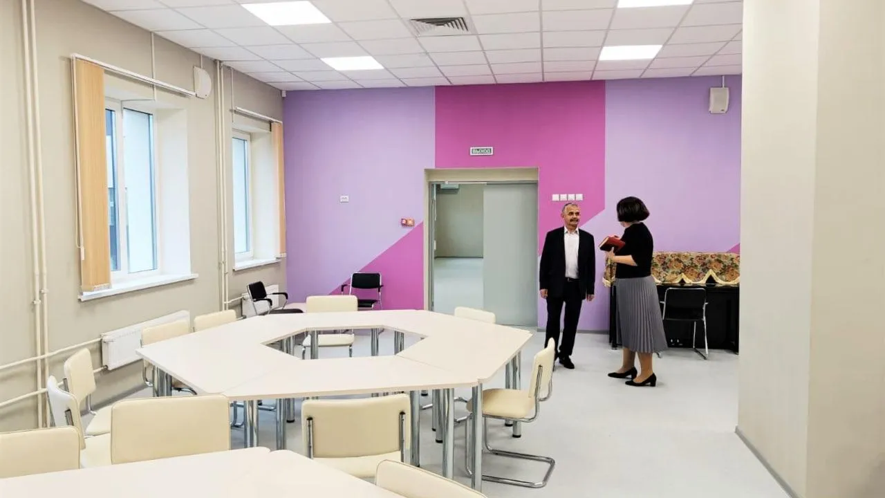 Депутат Мособлдумы Шапкин проверил условия обучения в новом корпусе лицея №7