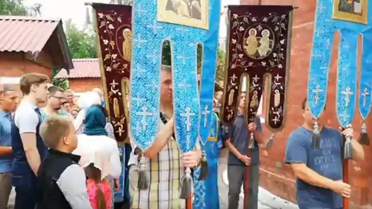 В Котельниках около 300 человек приняли участие в крестном ходе Казанского храма