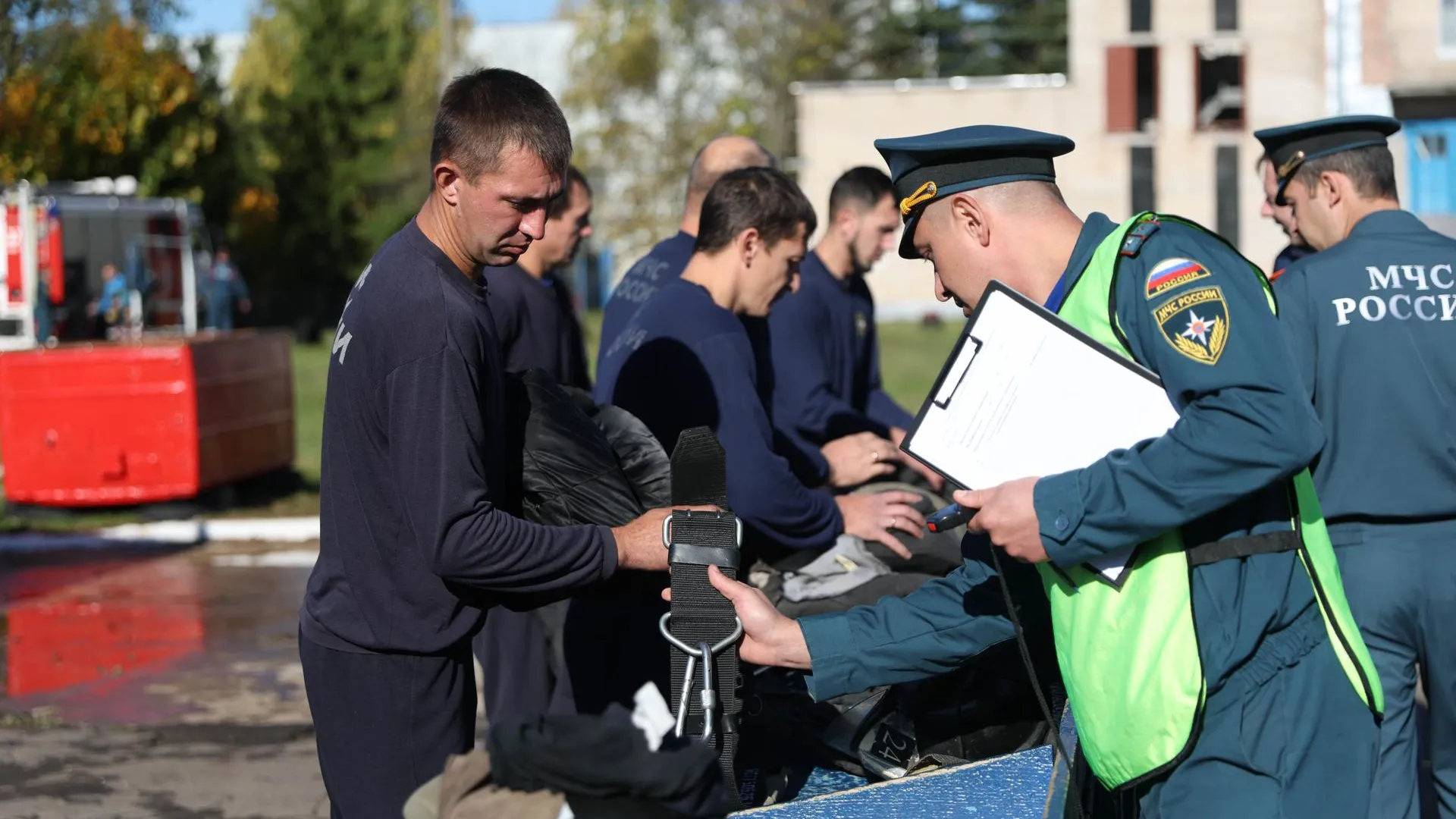 В Дубне провели конкурс «Лучшее отделение на пожарной автоцистерне»