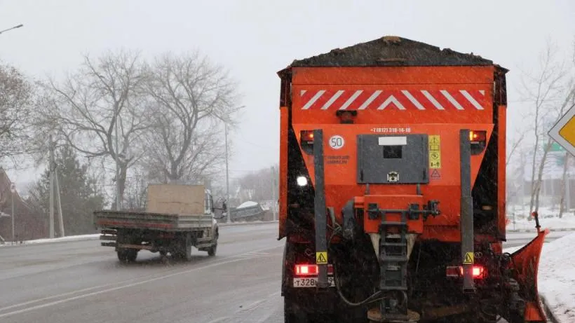 «Желтый» уровень опасности погоды продлили в Московском регионе из‑за гололедицы