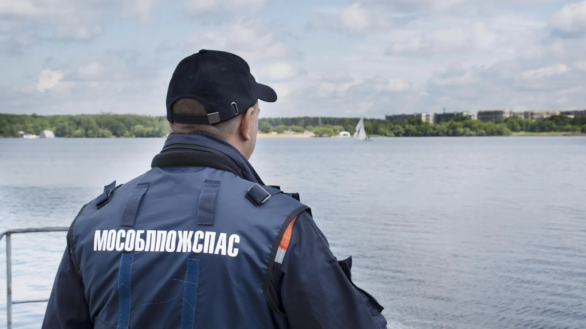 Жителям Подмосковья напомнили о запрете купания в пьяном виде
