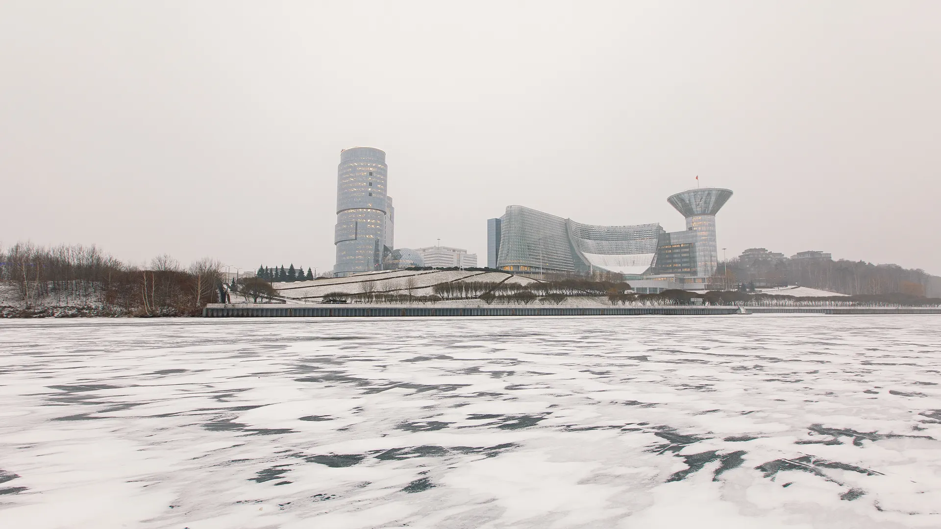 Жителей Подмосковья предупредили о коварстве весеннего льда