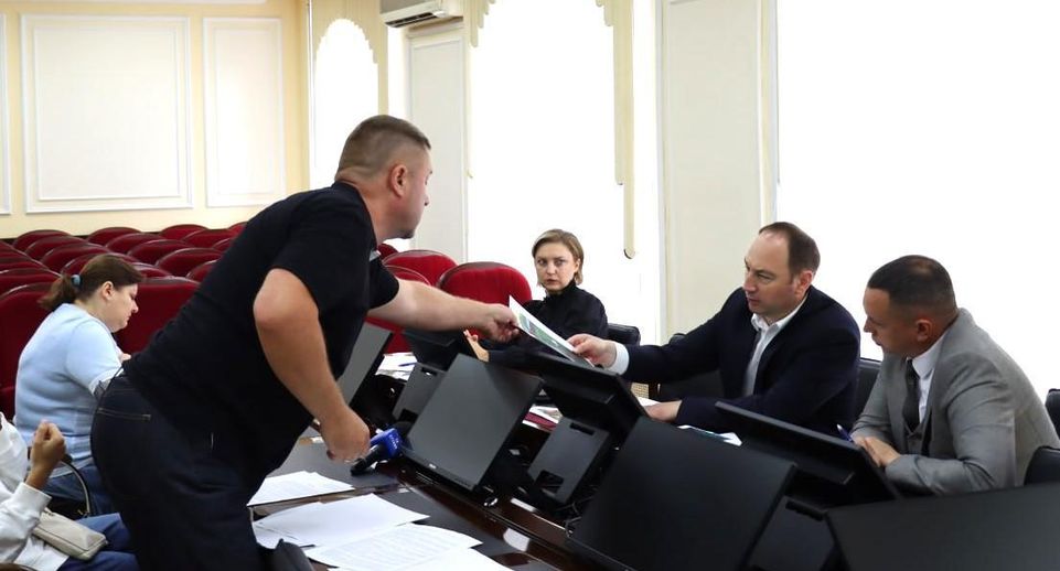 Ступинцам разъяснили, как решить земельные споры на приеме у главы округа