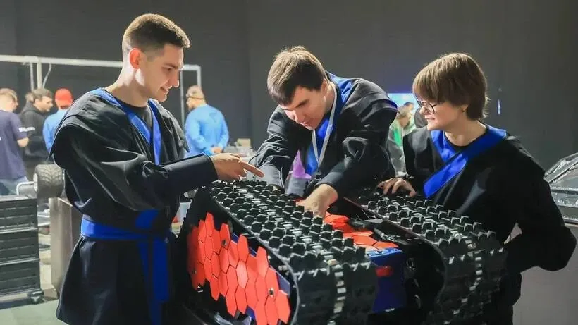 Подмосковных школьников и студентов приглашают поучаствовать в «Битве роботов»