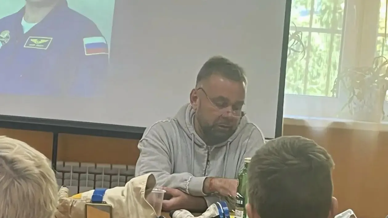 Космонавт Максим Сураев встретился с жителями Ельни