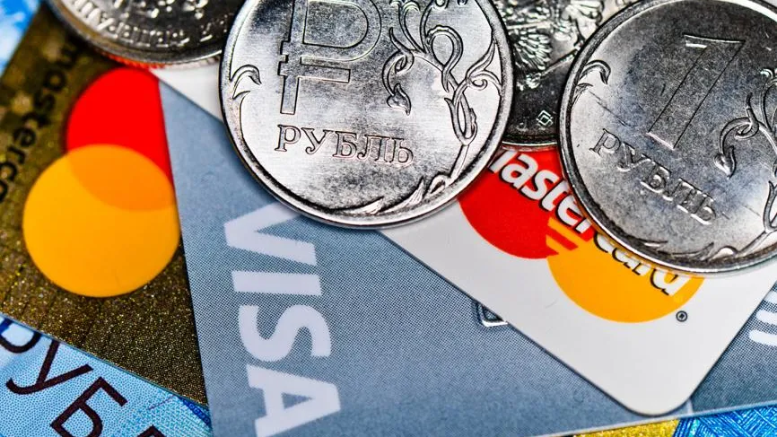 ЦБ РФ планирует установить оптимальный срок для замены карт Visa и Mastercard