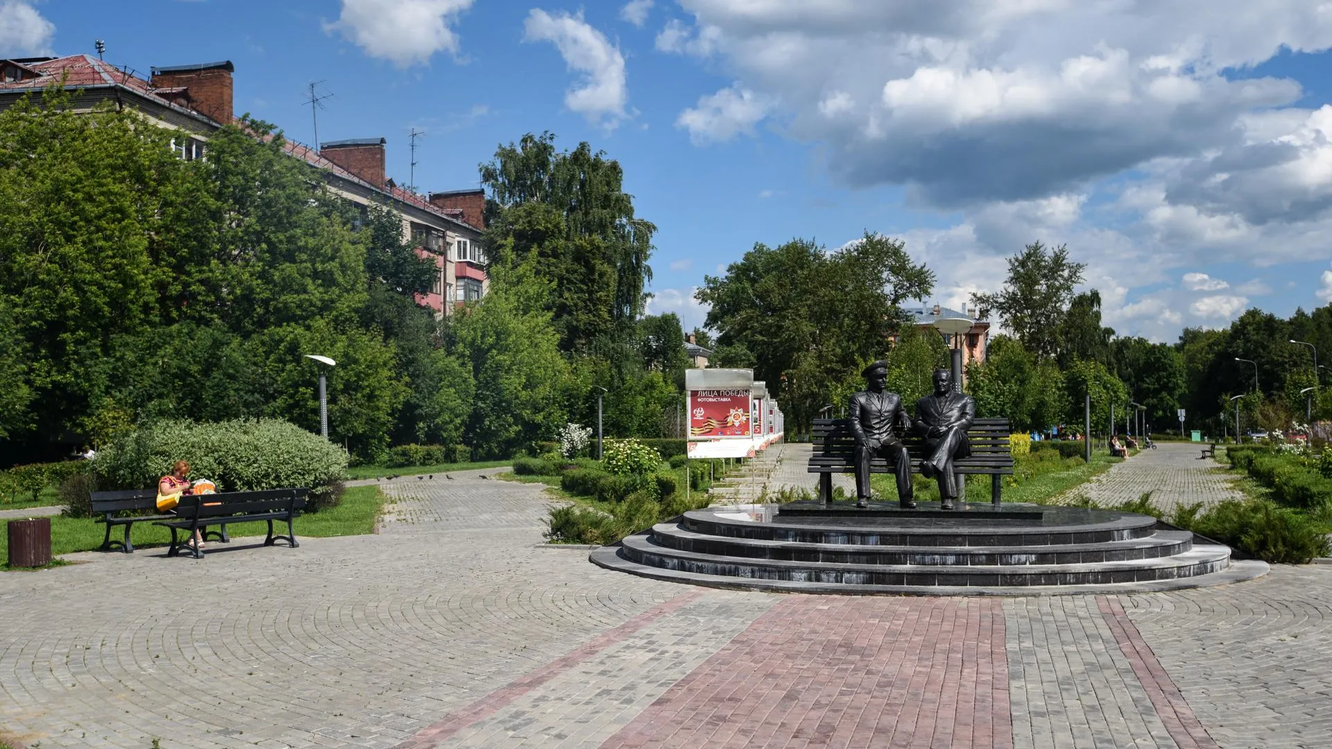 Памятник в сквере Покорителей космоса в Королеве останется на своем месте