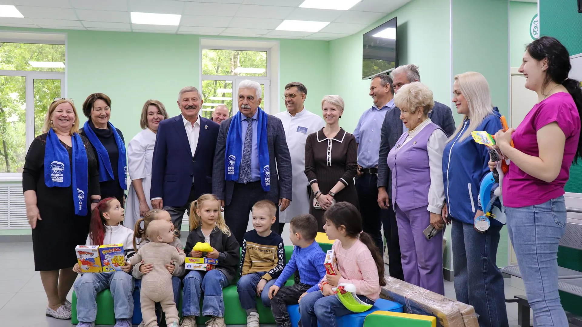 В Реутове поздравили юных жителей в преддверии Дня защиты детей