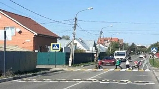 В Подольске завершили обустроство пешеходного перехода с улицы Володарского к школе