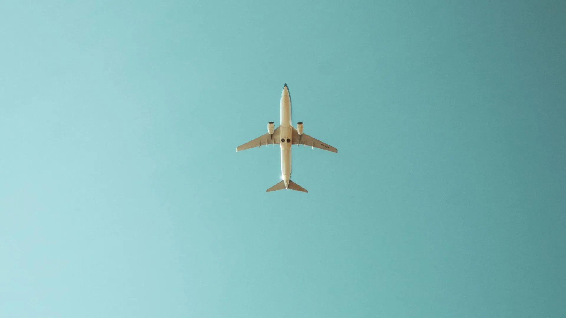 Более 7,5 тыс человек на 33 рейсах планируется перевезти с Ближнего Востока в РФ