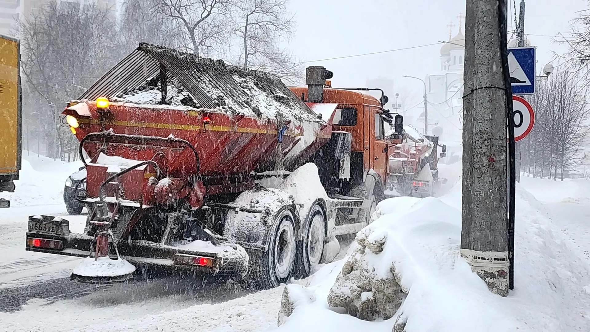 Коммунальные службы Реутова перешли на усиленный режим из-за снегопада