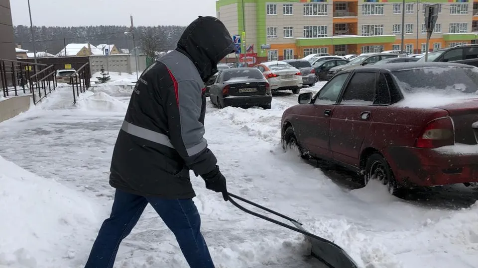 Воробьев: Дорожные и коммунальные службы должны оперативно реагировать на погодные условия