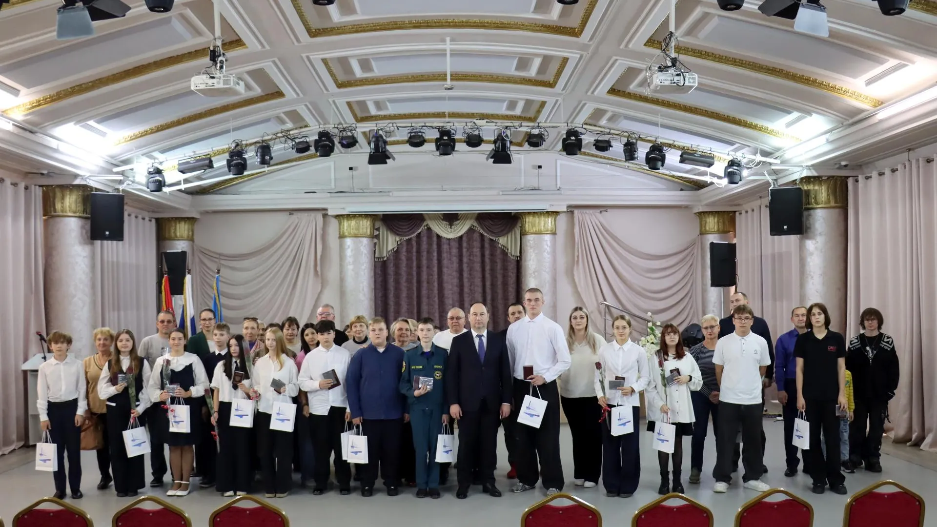 В Ступине 14 подростков получили первые паспорта
