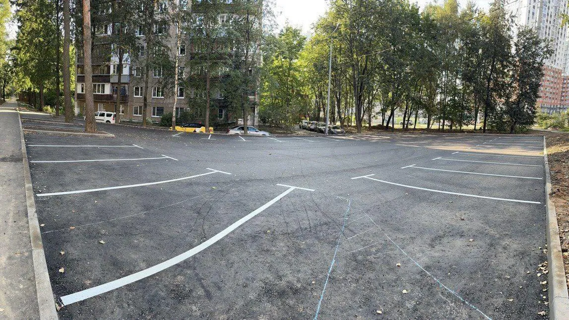 Свыше 10 тыс машино‑мест обустроили в Подмосковье в 2024 году