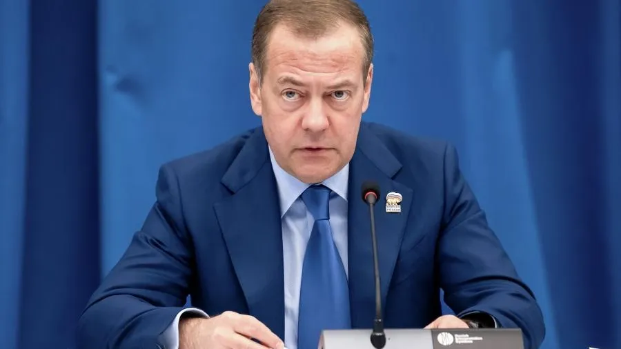 «Чтобы недалекие европейцы боялись и тряслись»: Медведев — о дронах над ЕС