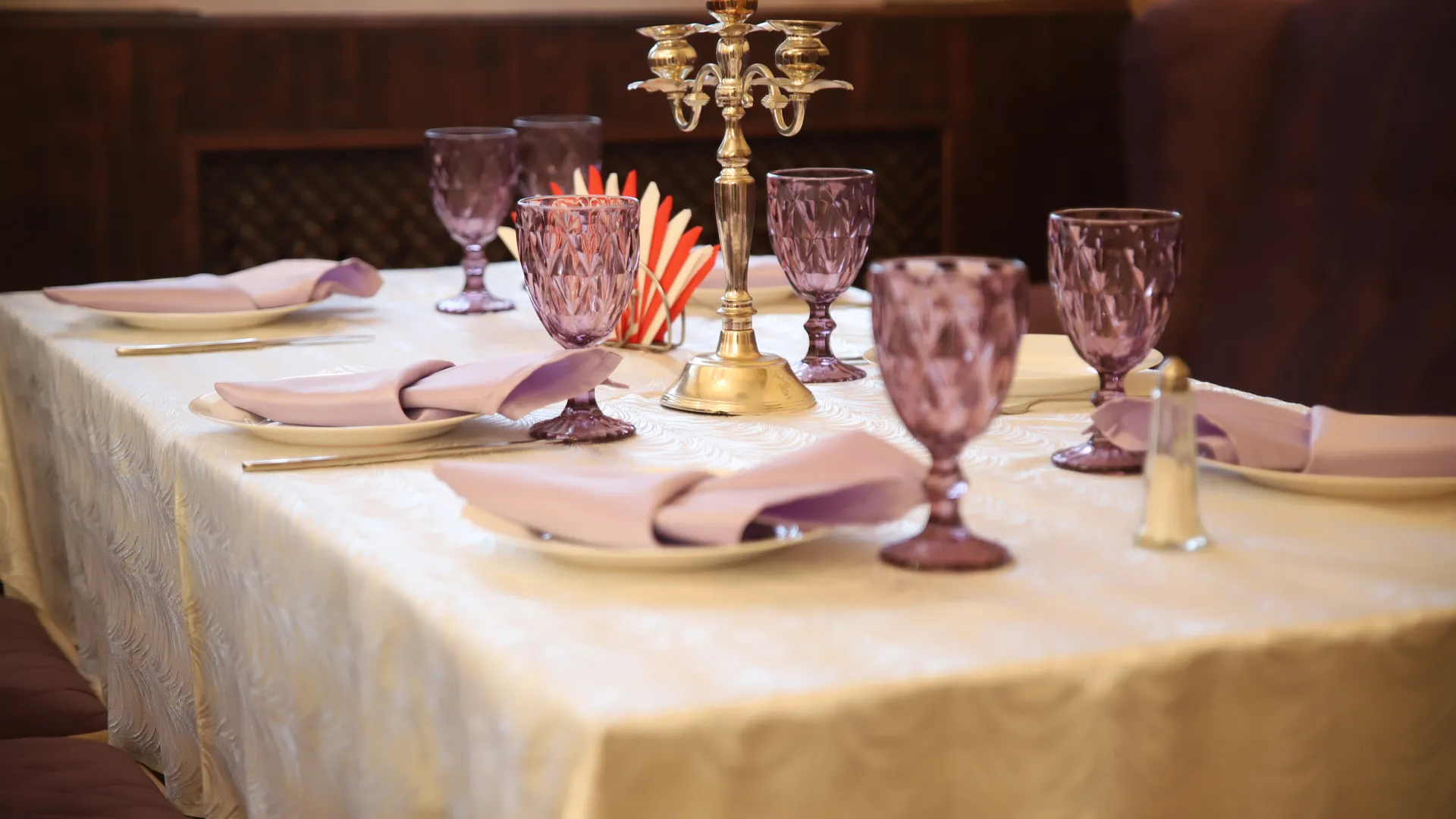 Названа неочевидная причина массового закрытия ресторанов в Москве