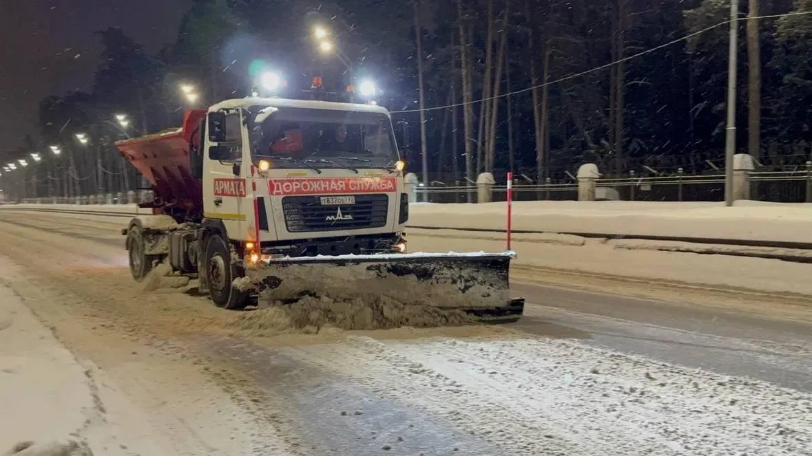 В Жуковском за ночь вывезли около 2000 кубометров снега