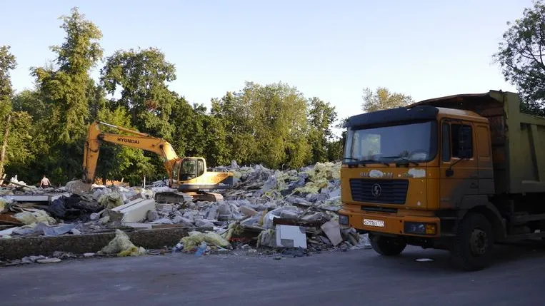 Более 35,6 тыс кубометров мусора вывезли с территории Люберец за неделю