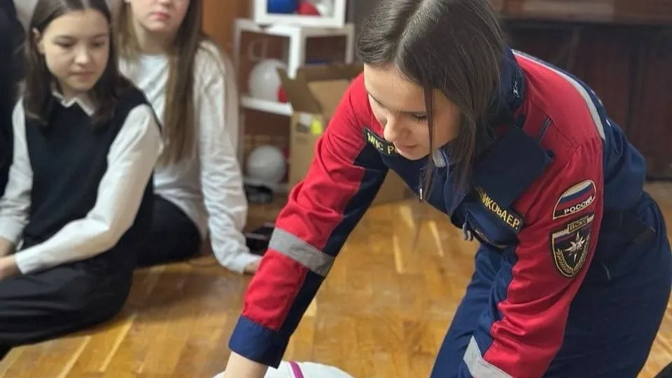 Студенты-спасатели Красногорского колледжа провели мастер-класс для школьников