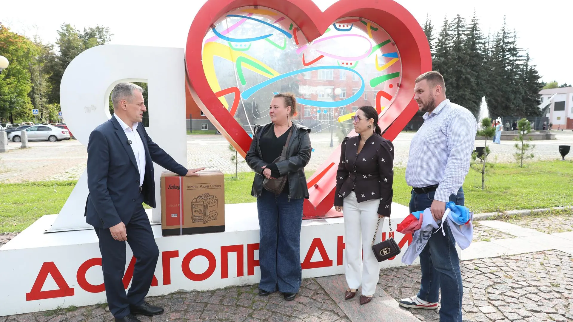 В Долгопрудном семье участника СВО передали генератор