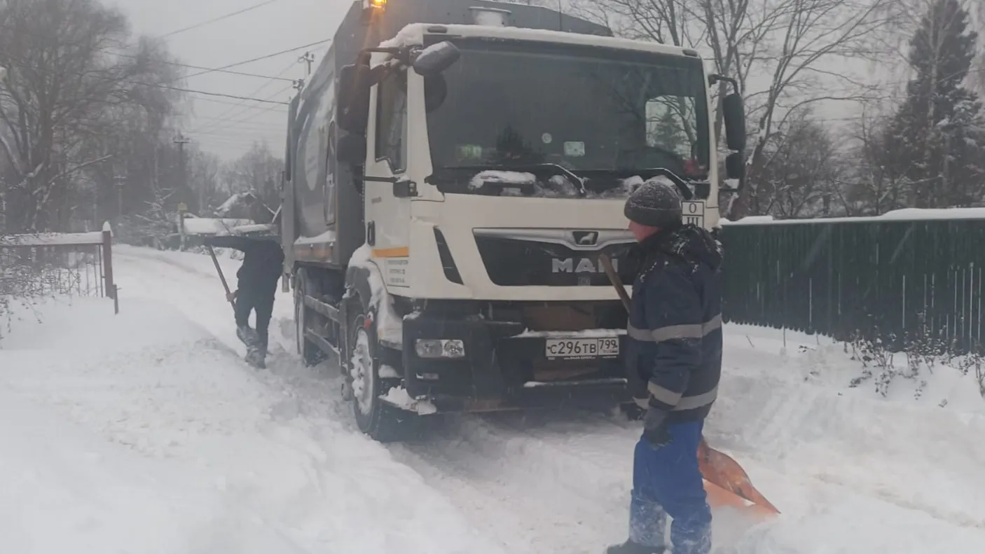 График вывоза отходов с контейнерных площадок в Подмосковье может измениться из‑за снега