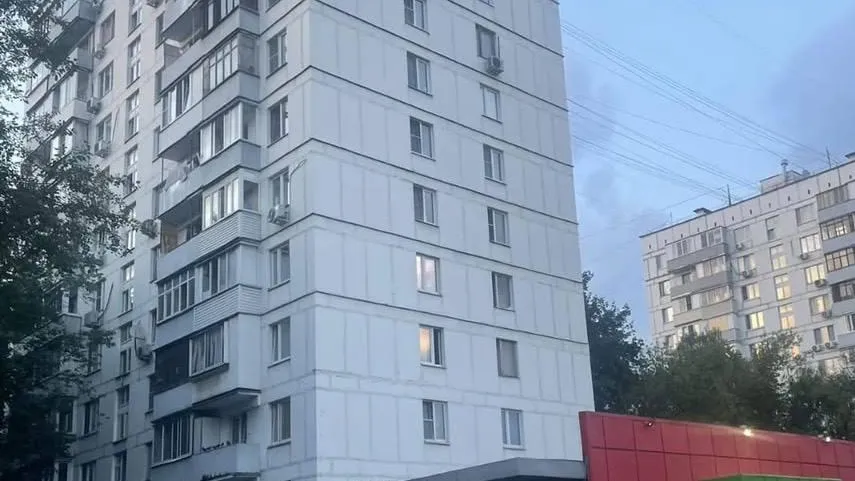 Был дома с бабушкой: ребенок выпал из окна в Москве
