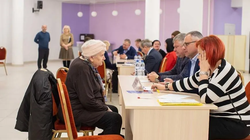 Жители поселка Быково Подольска попросили установить новые элементы на детской площадке