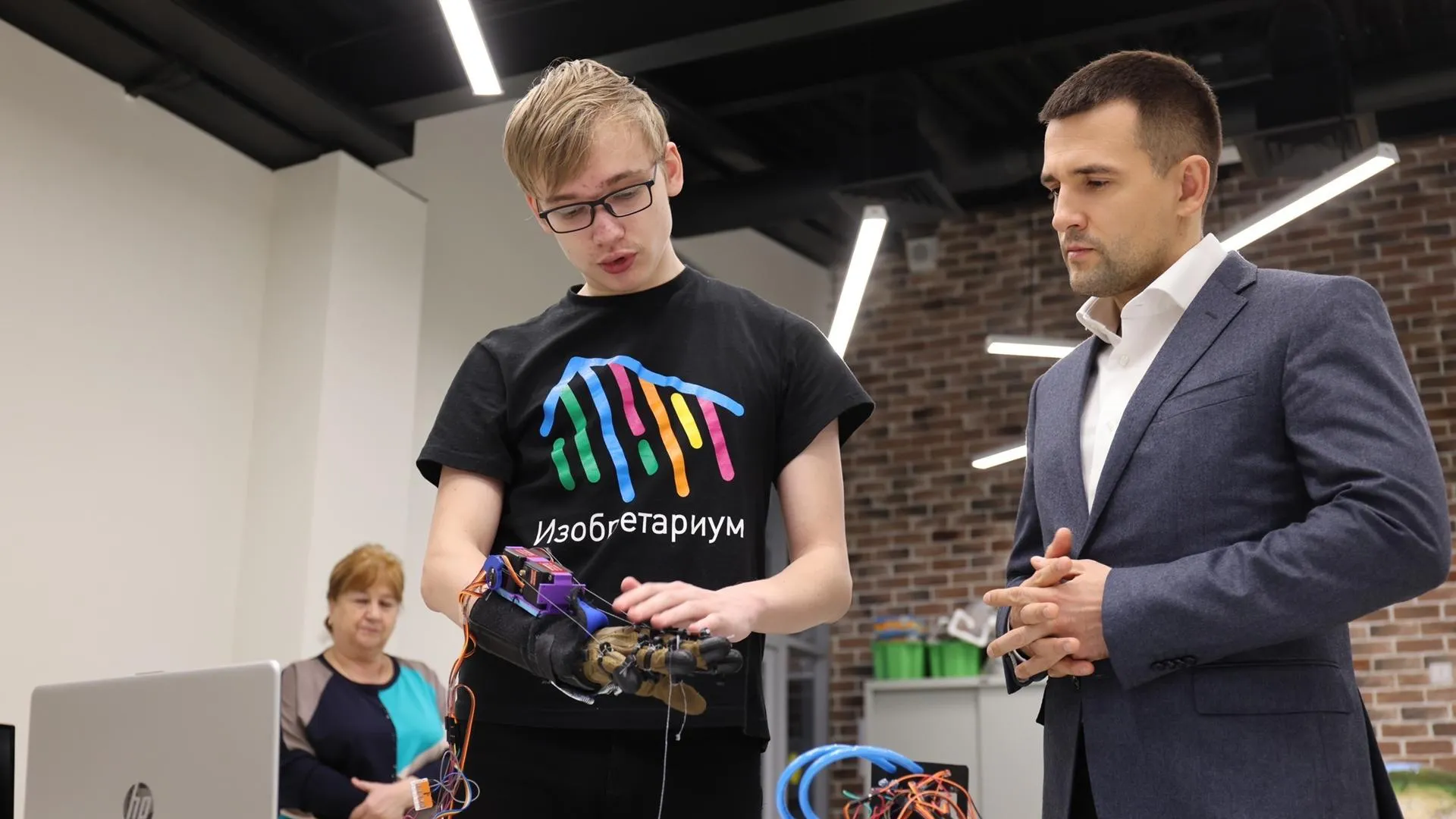 Глава округа Реутов Станислав Каторов посетил детский технопарк «Изобретариум»