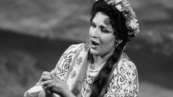 Известная певица Сергиенко установила свой обелиск на Троекуровском кладбище