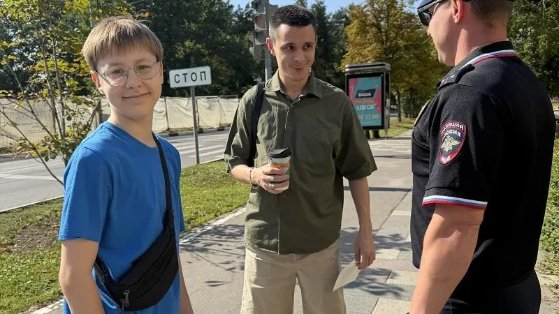 Полицейский провел в Одинцове беседы о защите от мошенников