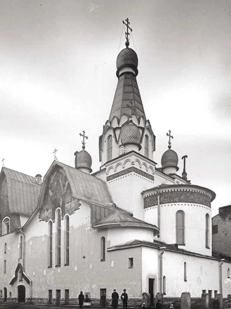 Православный Храм Святителя Петра Митрополита Московского на Роменской ул. д.12 в Санкт-Петербурге