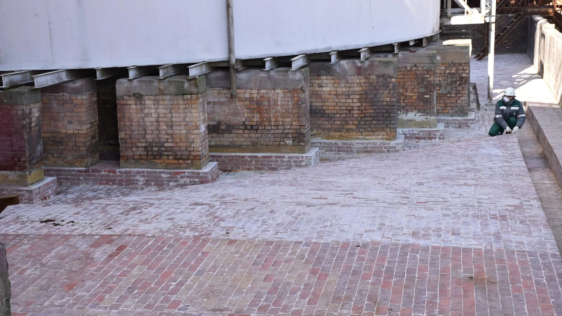 Поддон на складе серной кислоты отремонтировали в «Воскресенских минеральных удобрениях»