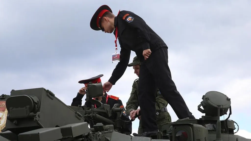 Ветераны и представители администрации Домодедова приняли участие в слете «Юнармии»