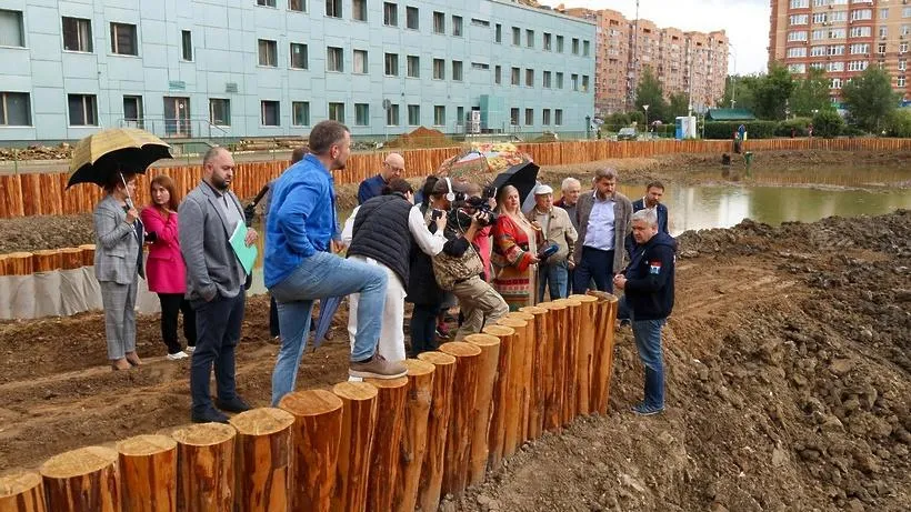 Благоустройство Алексеевского сквера проводят в Мытищах