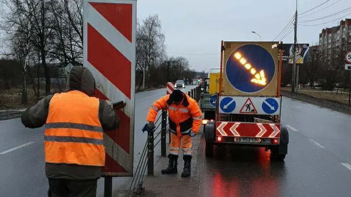 Ремонт дорожных знаков проведен в 10 округах Подмосковья