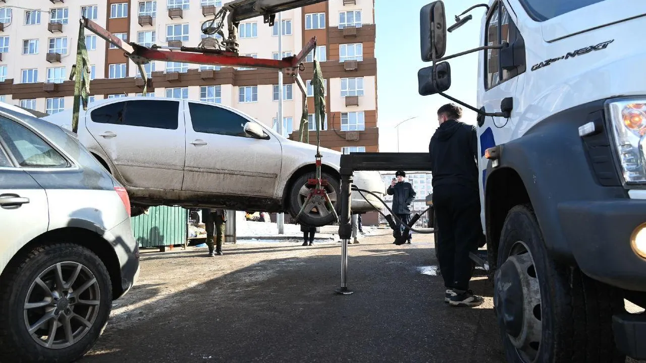 В Подмосковье более 20 машин эвакуировали за неправильную парковку в августе