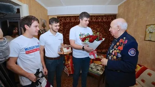 Подарки и угощения вручили 95‑летнему ветерану ВОВ из Балашихи